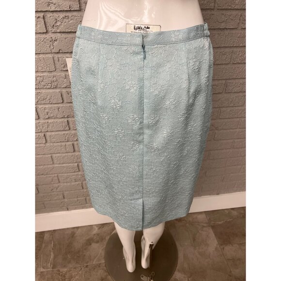 Leslie Fay Women Blue Floral Embossed Skirt Suit Size 12P - Picture 4 of 10